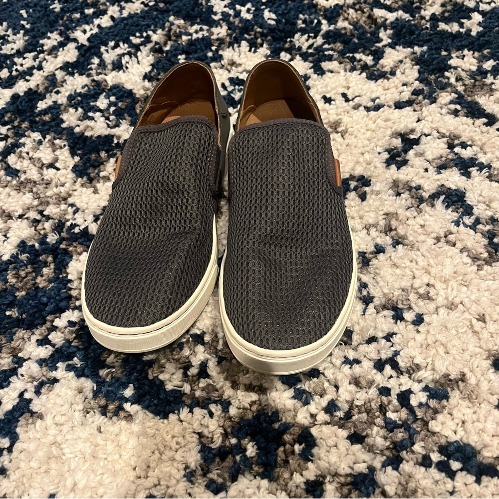 OluKai Women's Pehuea Casual Shoes • Women’s Size 9.5 • Pavement